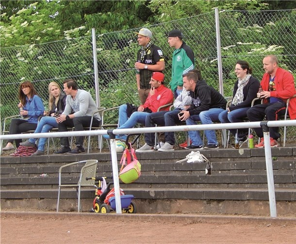Der Anhang der Jugendspieler der Sportvereinigung 1911 Bendorf.