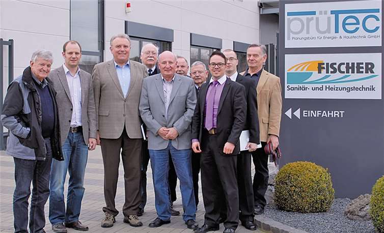 Der Arbeitskreis Wirtschaft des CDU-Stadtverbandes zu Besuch bei der Hans Fischer GmbH: Wolfgang Fischer (2. v.l.), Leonhard Müller (3. v.l.), Hans Fischer (4. v.l.) und Joachim Kühlwetter (5. v.l.).