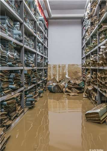 Der Archivkeller kurz nach der Flut.  Foto:Lutz Godau