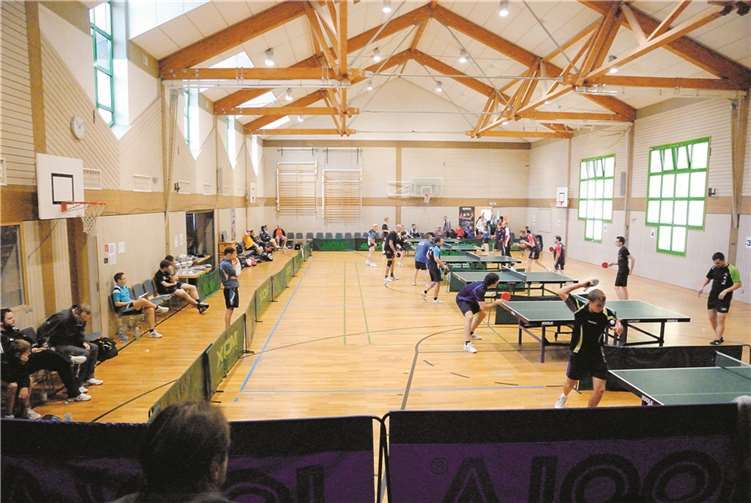 Der Aufbau der Halle zum Mosel-Cup.Privat
