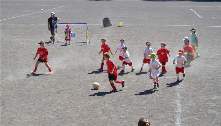 Der Auftakt der Sportwoche mit den Bambinis. Foto: -AB-