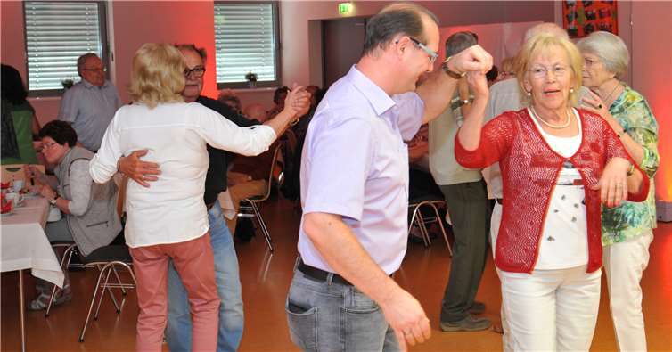 Der Auftakt war schwungvoll und bestens gelungen. Jetzt sind alle interessierten Seniorinnen und Senioren zum zweiten Tanzcafé ins Haus der Familie eingeladen.Stadt Andernach/Maurer