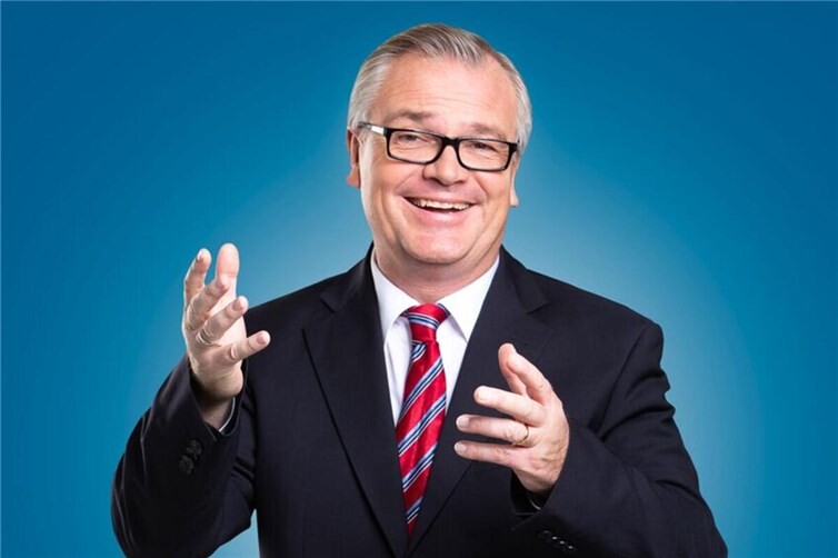 Der Auftritt von Jürgen B. Hausmann in Mendig musste auf Freitag, 16. Oktober, verschoben werden.Foto: Jürgen B. Hausmann