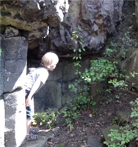 Der Ausflug bietet den Kindern die Gelegenheit, die Natur angeleitet zu erkunden. privat