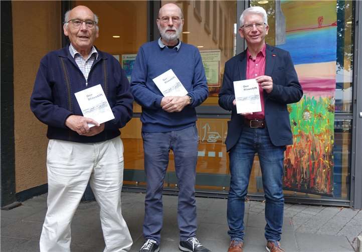 Der Autor dankt Rolf Wüst und Pfarrer Werner Zupp für die Bereitschaft des Deutsch-Israelischen Freundeskreises sich an den Produktionskosten zu beteiligen. Foto: Jürgen Grab