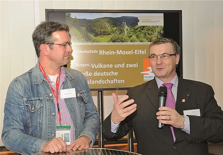 Der Autor und leidenschaftliche Wanderer Manuel Andrack (links) ist das Gesicht der PremiumWanderWelten.  Privat