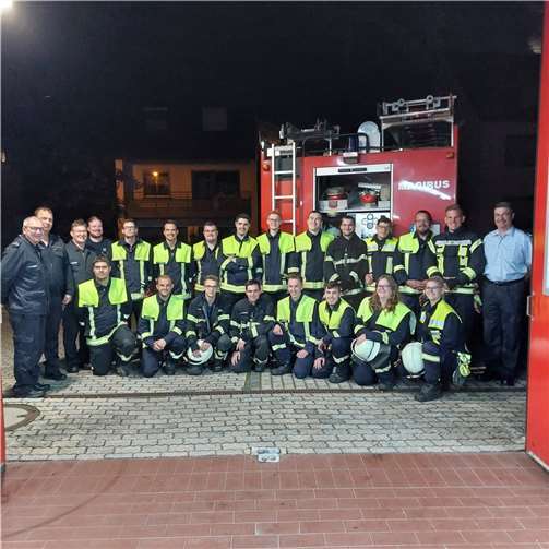 Der BKI Markus Morsch, den Wehrleiter der Verbandsgemeinden Cochem Jörk Hirschen, die Kreisausbilder Hermann- Josef Scheuren, Christopher Lützig und Frank Kallfelz sowie alle Lehrgangsteilnehmer. Foto: privat