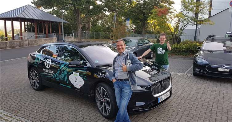 Der BLICK aktuell Gewinner Ralf Kleinow (vorne) konnte die Rallye von Sinzig nach Mannheim als Beifahrer erleben. Foto: KOOP Agentur für Public Relations