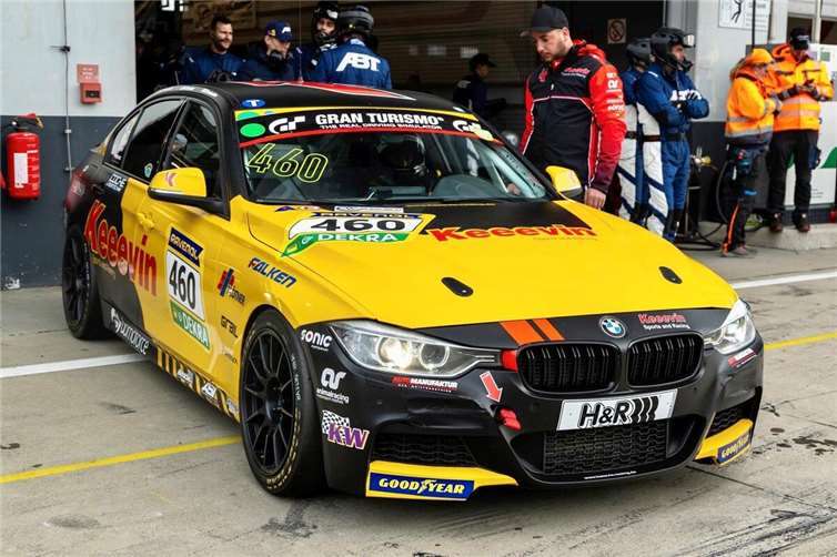 Der BMW F30 des Teams Keeevin Sports and Racing – in neuem Look, aber mit dem bewährten Team im Hintergrund.  Foto: Rebekka Winter