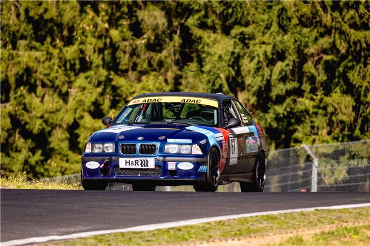 Je oller, je doller Der BMW M3 E36 von Mario Sala / Massimo Ronconi / Giovanni Ambrosio bei der Anfahrt Eschbach. Fotos: Andreas Krein