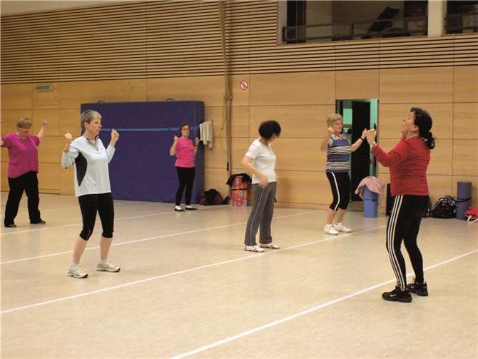 Der BSC Kaltenengers hat nicht nur Fußball und Tennis, sondern auch Wirbelsäulengymnastik im Angebot. privat