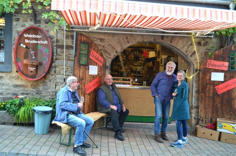 Der Backes der Weinbruderschaft war das gesamte Wochenende umlagert.