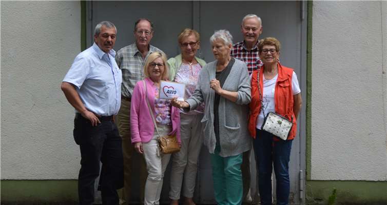 Der Bad Breisiger AWO-Vorstand mit der langjährigen ehemaligen Vorsitzenden der AWO-Sinzig (von links Manfred Schmitz, Ludwig Dümpelfeld, Christine Thirolf, Anneliese Schwickert, Wiltrud Post, Erwin Barabosch und Resi Zimmer.Foto: privat