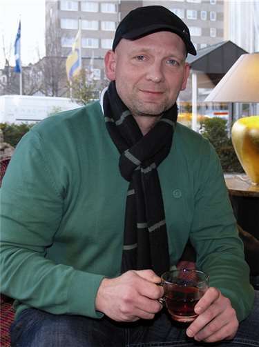 Der Bad Emser Mario Gros ist für die Torhüterinnen des SC 07 Bad Neuenahr verantwortlich. Einst selbst Torwart, hat er früh begonnen, die Menschen zwischen den Pfosten zu trainieren - und dabei machen Rohdiamanten auf den Weg zum Fußball-Edelstein gebracht. Schürer