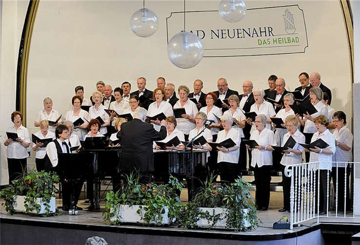Der Bad Neuenahrer Männer- und Frauenchor beigeisterte bei seinem Frühlingskonzert. D. Fix