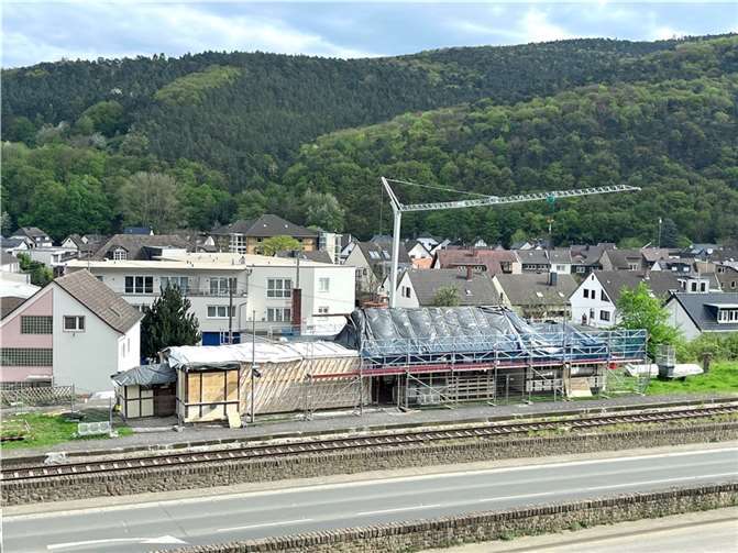 Der Bahnhof Walporzheim im Abbau.  Fotos: LVR