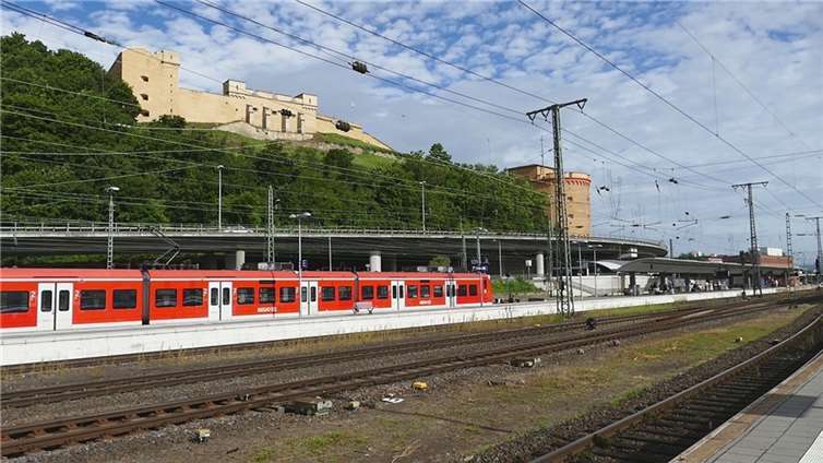 Koblenz: Polizist wird zum Lebensretter Der Bahnhof in Koblenz. Foto: pixabay.com