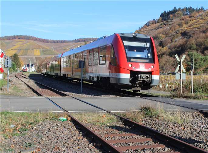 Der Bahnübergang „Steinbergsmühle“ erhält eine Schrankenanlage. WITE