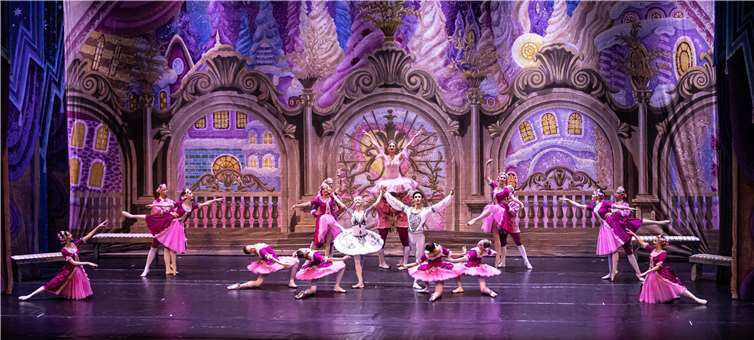 Der Balletklassiker Dornröschen wird die Zuschauer in der Rhein-Mosel-Halle verzaubern. Foto: privat