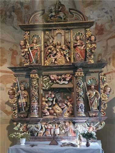 Der Barocke Hochaltar in der Wallfahrtskapelle St. Jost. Foto: Pfarrei St. Jodokus Langenfeld