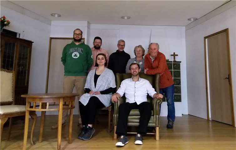 Der Baron von Memmenstein erwartet sein baldiges Ableben. Mögliche Erben wollen da ein Wörtchen mitreden, wenn es um die Spende seines Vermögens geht... Die Theatergruppe Wershofen präsentiert das Lustspiel „Der verfluchte Baron“ an vier Abenden im April. Foto: privat