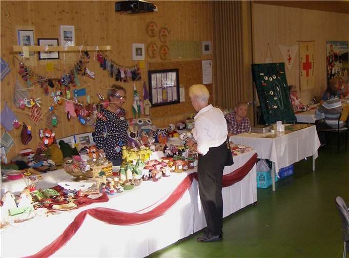 Der Basar der DRK-Bastelgruppe hielt eine große Auswahl für die Besucher bereit.privat