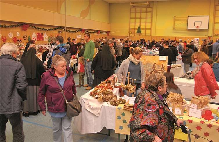 Der Basar war gut besucht. privat