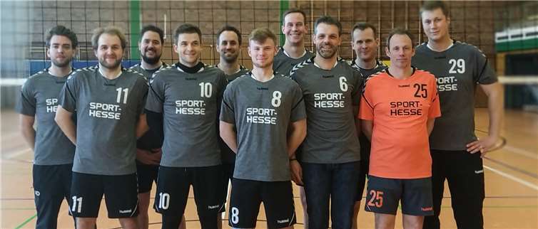 Der Beach Club Dernbach/Montabaur ist souveräner Rheinlandmeister nach einer verlustpunktfreien Saison: (v.l.) Nicolay Dullisch, Simon Krippes, Alexander Siry, Alexander Krippes, Steffen Siry, Linus Munsch, Matthias Heibel, Andreas Lange, Christoph Heibel. Michael Hausen, Clemens Jahn. Es fehlen Christoph Augst, Carlo Dick, Colin Lambach. Foto: Privat
