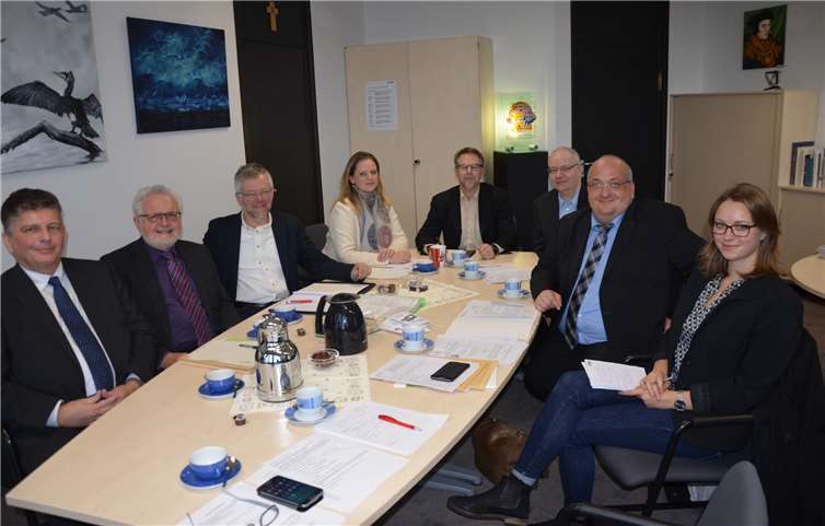 Der Beirat bei seiner konstituierenden Sitzung.privat