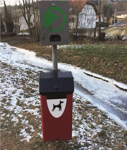 Der Beller Gemeinderat beschloss -ähnlich wie hier am Stausee in Obermendig- insgesamt sechs sogenannte DOG-Stationen im Ort aufzustellen und appelliert an die Hundebesitzer, dieses Angebot auch anzunehmen. -FRE-