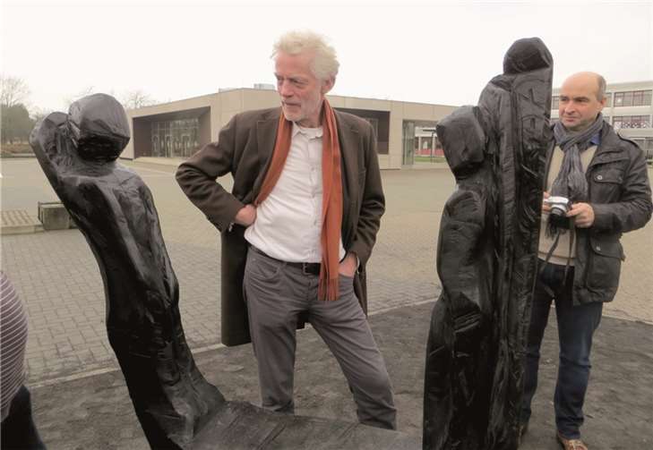 Der Bendorfer Bildhauer Jan Schröder gab Informationen zur Entstehung seines Werks.