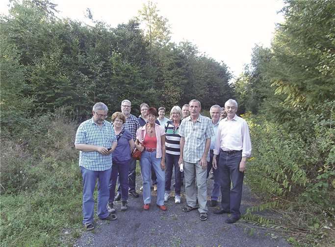 Der Bendorfer Waldausschuss bei seiner Waldbegehung durch den Bendorfer Wald. Privat
