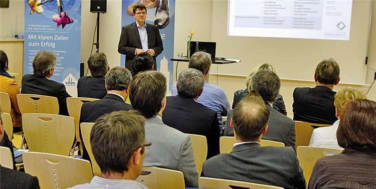 Der Berater Benedikt Queins referierte zum Thema „Flexible Arbeitszeiten“. WPA