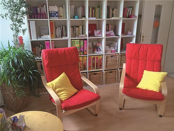 Der Beratungsraum im Mädchen- und Frauennotruf. Hier findet auch jeden Dienstag von 16 bis 17 Uhr die Offene Sprechstunde für jugendliche Mädchen statt.privat