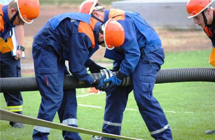 Der Bericht für das Geschäftsjahr wies 1511 Stunden feuerwehrtechnischen Dienst sowie 2633,5 Stunden geleisteter allgemeiner Jugendarbeit auf.