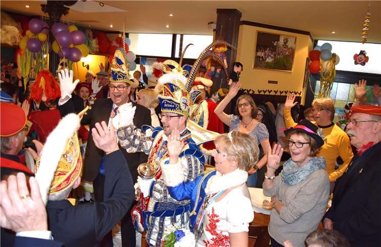 Der Besuch des Prinzenpaares rundete die Veranstaltung ab. K. P. Schmelzeisen