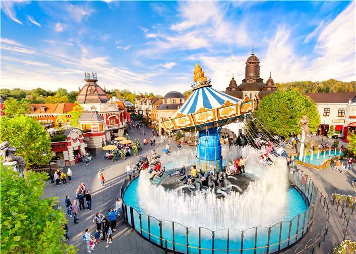 Der Besuch eines Phantasialands bietet Spaß, Action und Entertainment. Foto: Schmidt-Löffelhardt GmbH & Co. KG