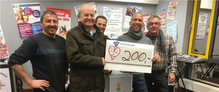 Der Betrag wurde an den Verein Botzedresse für Kinderherzen in Not überreicht.privat