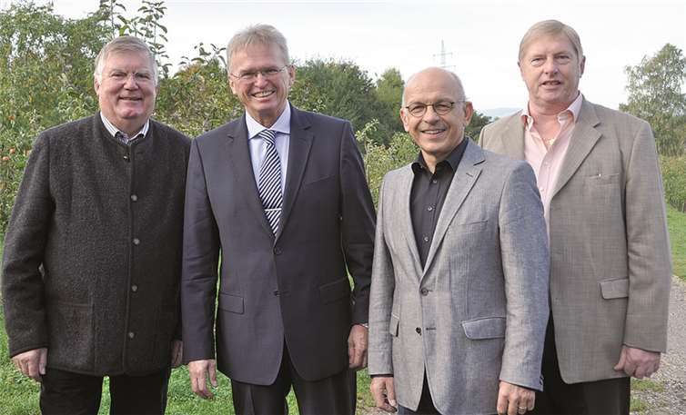 Der BfM-Vorstand stellt seinen Wunschkandidaten vor: (v.l.) Fraktionsvorsitzender Johannes Steger, Bürgermeisterkandidat Reinhard Diefenbach, Vorsitzender Dieter Ohm und sein Stellvertreter Michael Voßloh. AT