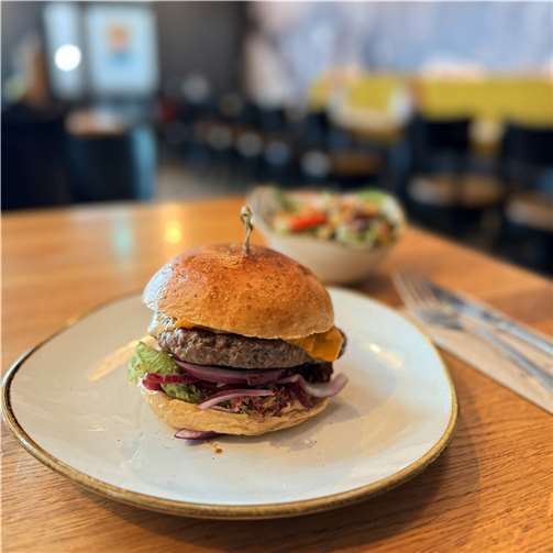 VULKAN Brauhaus präsentiert erstes Bio-Update Der Bio-Brauhaus-Burger.