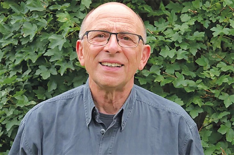 Der Biologe Prof. Dr. Dr. Wolfgang Büchs hält einen Vortrag zum ökologischen Potential der Flutkatastrophe im Ahrtal.