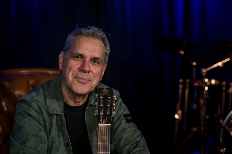 Der Blues, wie Biber Herrmann ihn spielt, ist Seelennahrung.