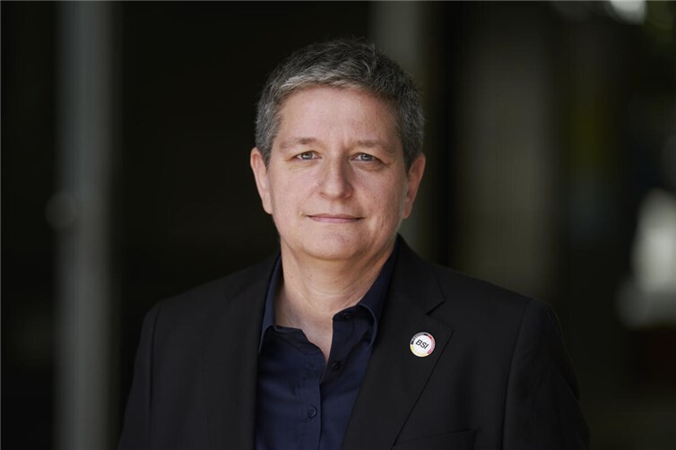 Der Bonner Medienclub verleiht den Bröckemännche-Preis 2026 an Claudia Plattner, Präsidentin des Bundesamtes für Sicherheit in der Informationstechnik (BSI) mit Hauptsitz in Bonn