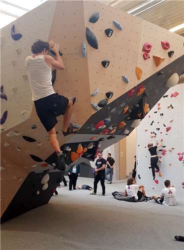 Der Boulderbereich erfreut sich einer großen Beliebtheit, was auch an TV-Formaten wie „Ninja Warrior“ liegt.