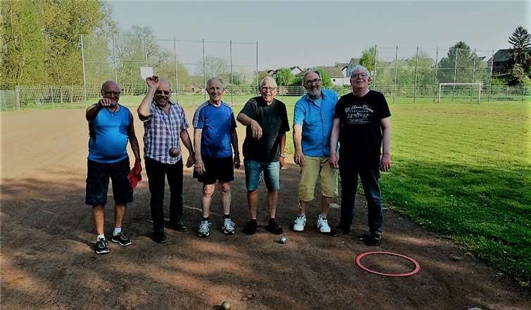 Der Boule-Club trainiert zwei mal die Woche und freut sich über neue Mitspieler. privat