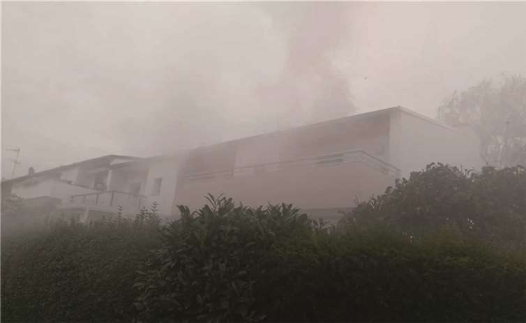 Der Brand führte zu extremer Rauchentwicklung. Polizei Koblenz