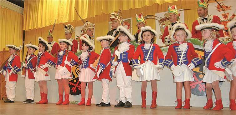 Der Brohler Garde-Nachwuchs weckte erste Begeisterungsstürme in der Halle „Brohlia“.