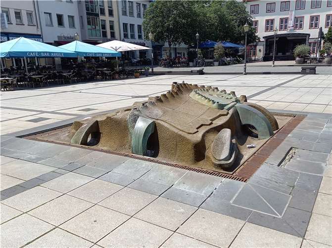 Der Brunnen auf dem Münzplatz sprudelt nicht.  Foto: Hermann Schäfer