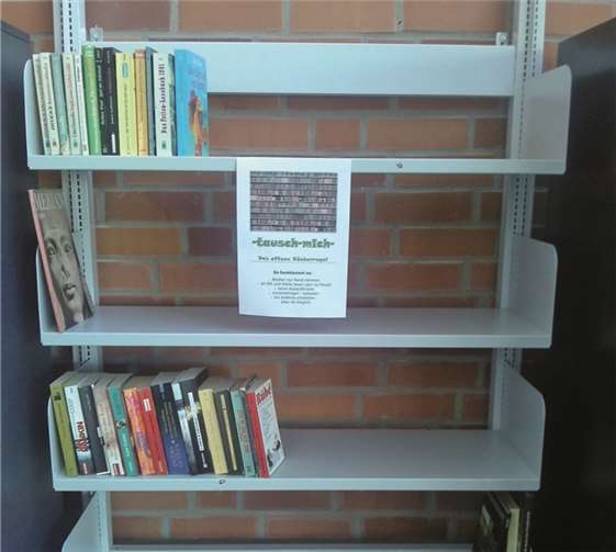 Der Bücherschrank steht zu den üblichen Öffnungszeiten zur Verfügung.privat