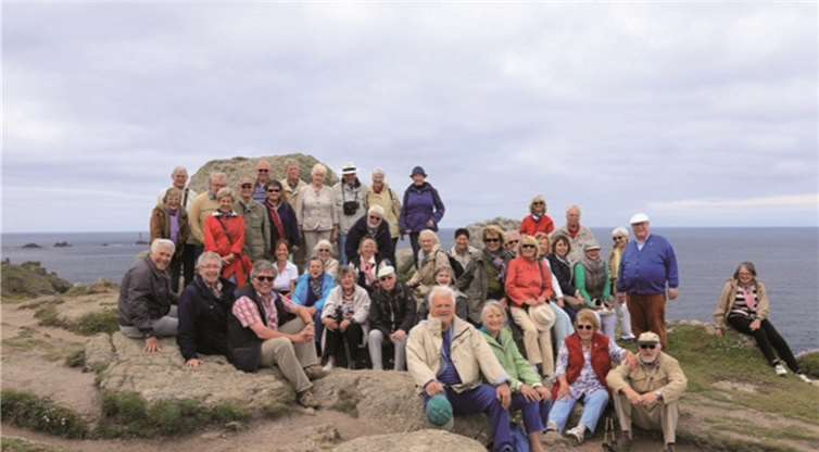 Der Bürgerverein Meckenheim auf den Klippen vor Land’s End in Cornwall. Privat